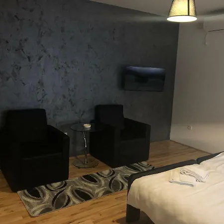Airport Rest Apartment