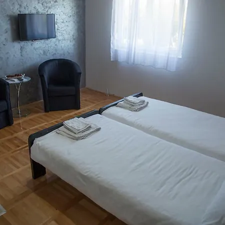 Apartment Airport Rest *