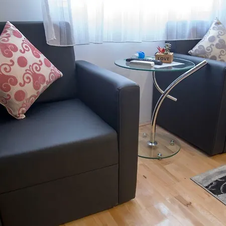 Airport Rest Apartment *