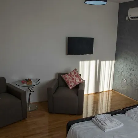 Apartment Airport Rest *