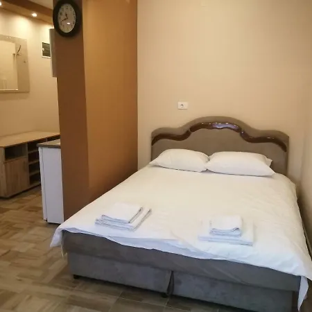 Airport Rest Apartment *